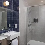 By Marriott Hotell