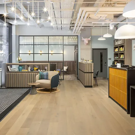 By Marriott Otel Cork